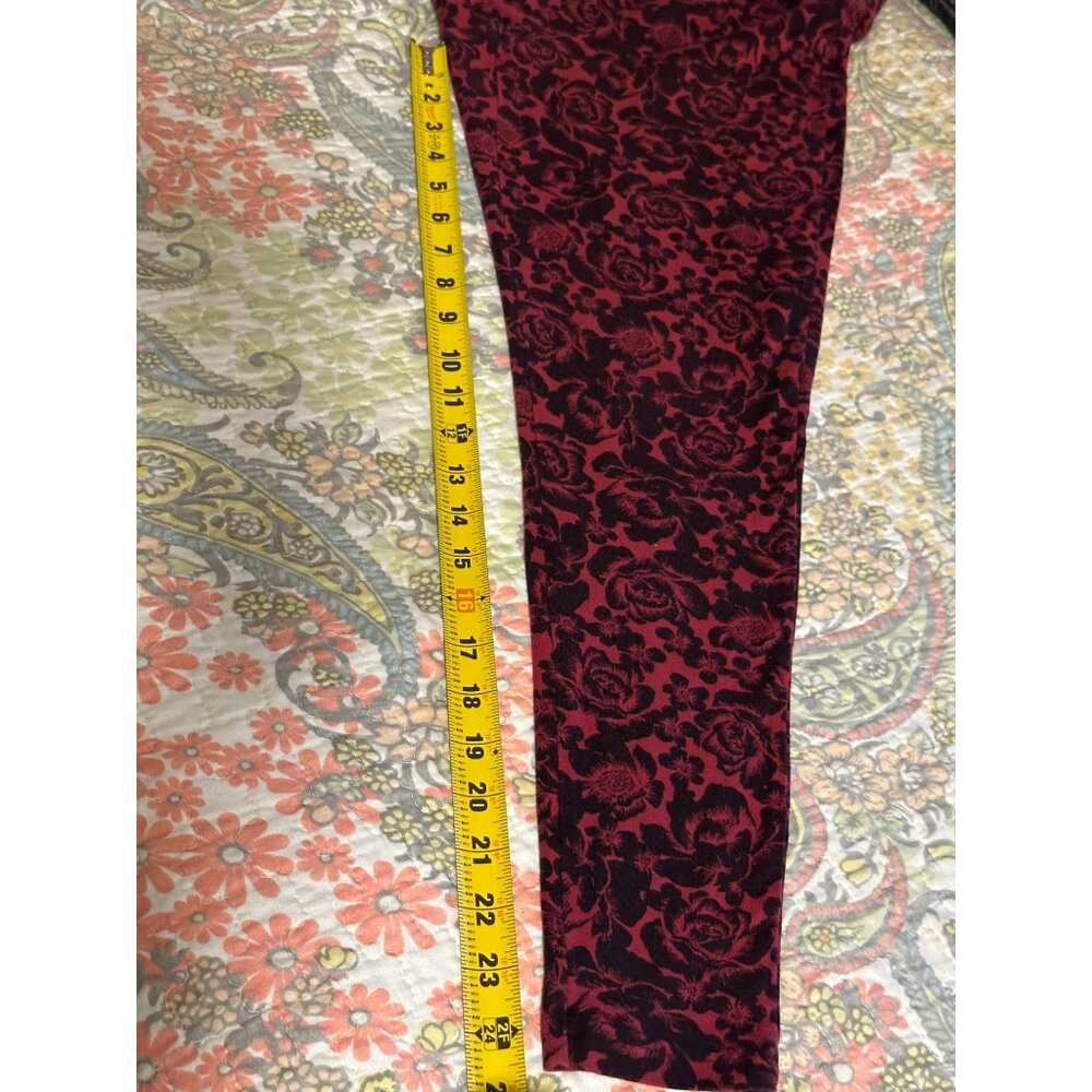 Torrid Red Black Roses Leggings Red Wine Pull up Stretch Valentines Size 0 - Picture 6 of 6